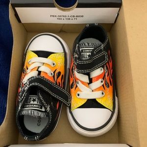 Converse Infant / Toddler Size 5 Cool Black with Flames low top shoes New in Box